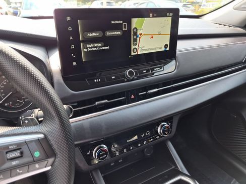 Used 2025 Mitsubishi Outlander SE AWD/4WD image 16