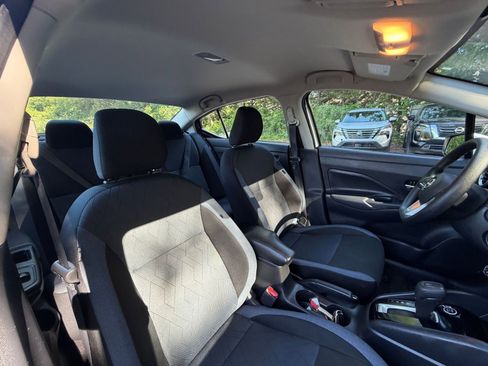 Used 2025 Nissan Versa SV FWD image 34