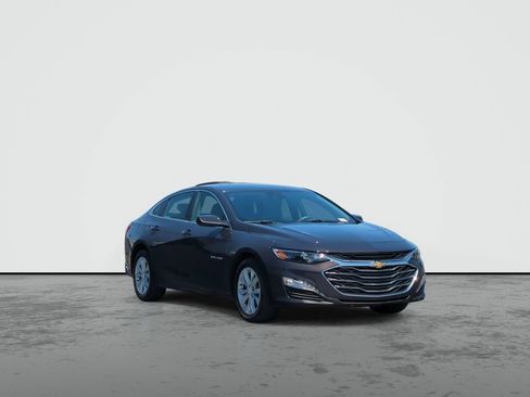 Used 2025 Chevrolet Malibu LT FWD image 2