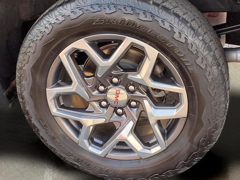 Used 2024 GMC Sierra 1500 SLT w/ SLT Premium Package image 26