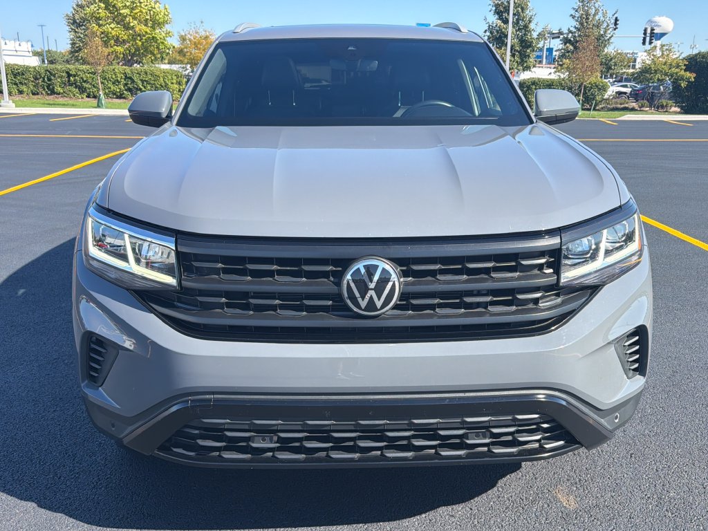 Certified 2022 Volkswagen Atlas Cross Sport SEL AWD/4WD image 2