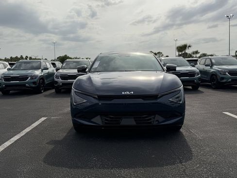 New 2026 Kia EV6 Wind RWD image 9