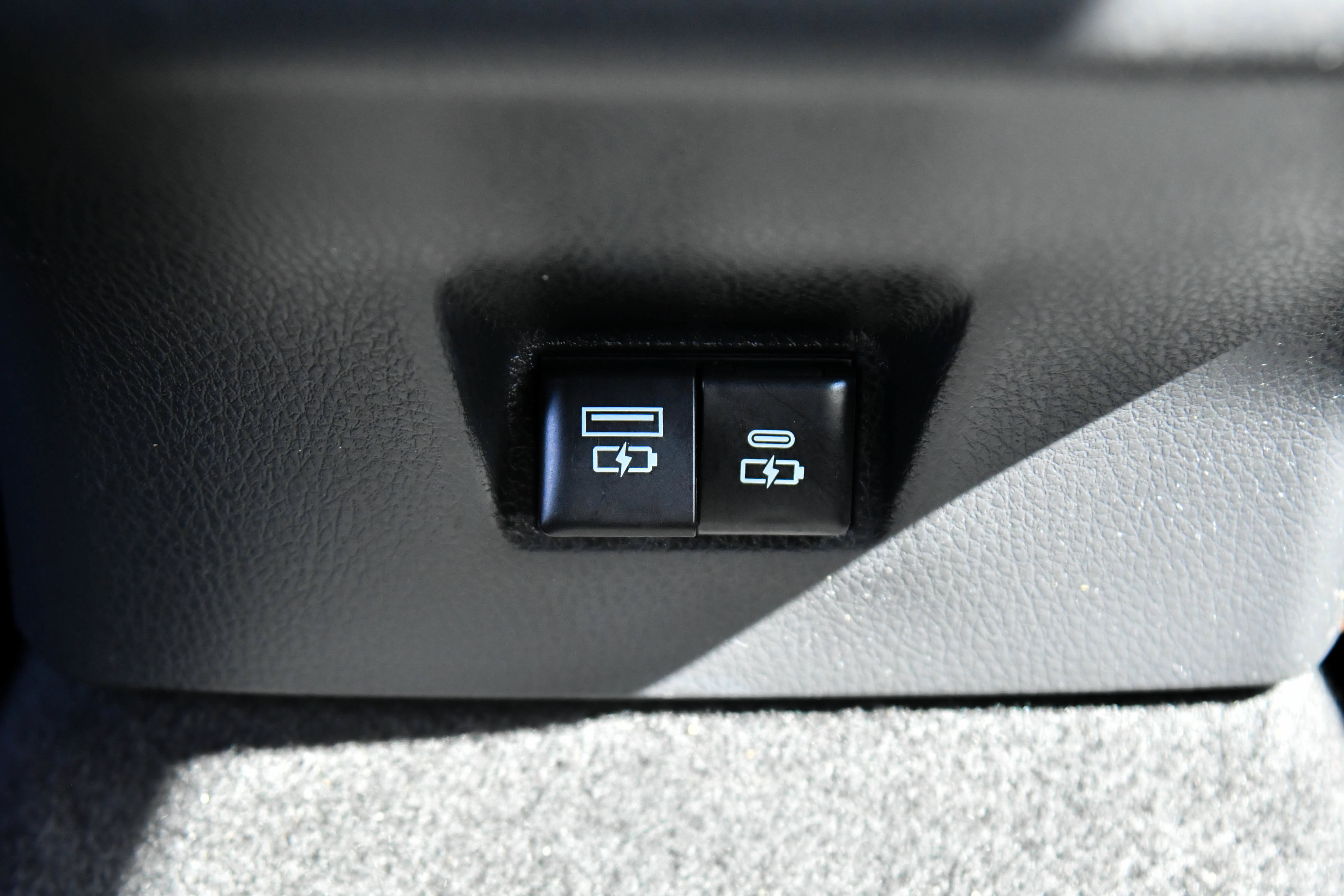 Used 2025 Toyota Camry SE FWD image 40