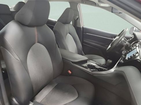 Used 2020 Toyota Camry LE image 16