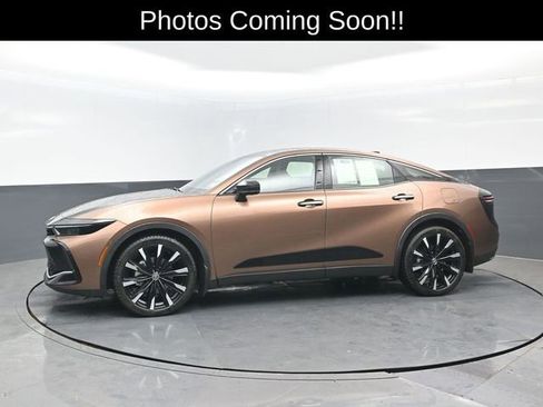 Used 2023 Toyota Crown Platinum AWD/4WD image 4