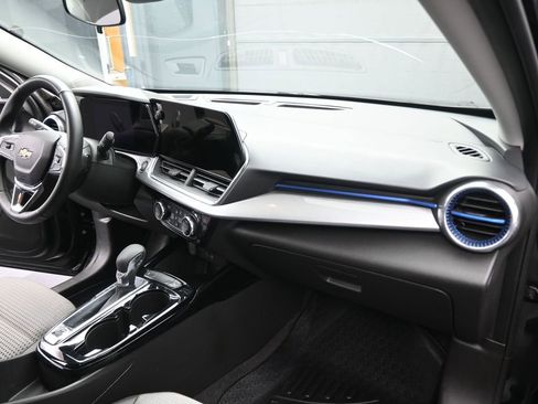 Used 2024 Chevrolet Trax LT w/ Driver Confidence Package image 27