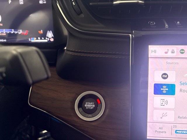 Used 2023 Jeep Grand Cherokee Summit w/ Luxury Tech Group V AWD/4WD image 45