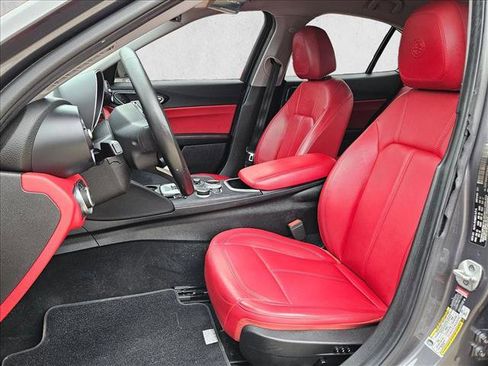 Used 2021 Alfa Romeo Giulia Sprint w/ Nero Edizione image 16