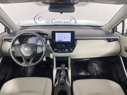 Certified 2025 Toyota Corolla Cross L image 12