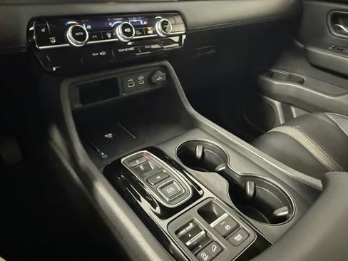 Used 2025 Honda Pilot EX-L image 23