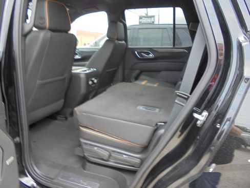 Used 2023 GMC Yukon AT4 w/ LPO, Floor Liner Package image 12