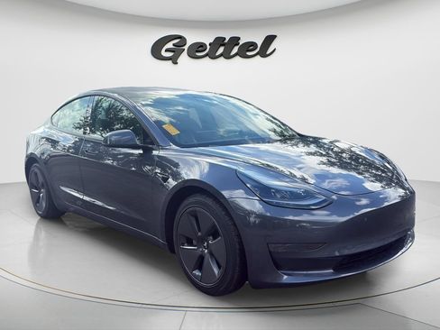 Used 2023 Tesla Model 3 Standard Range RWD image 3
