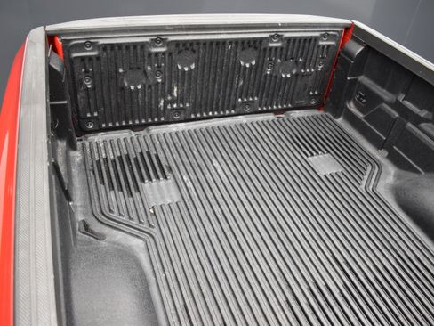 Used 2023 Nissan Frontier SV image 43