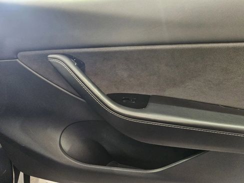 Used 2020 Tesla Model Y Long Range image 6