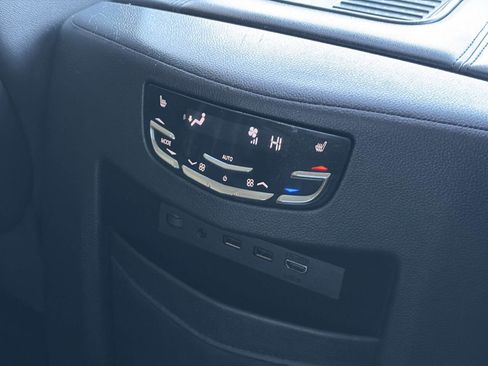 Used 2019 Cadillac Escalade Luxury image 27