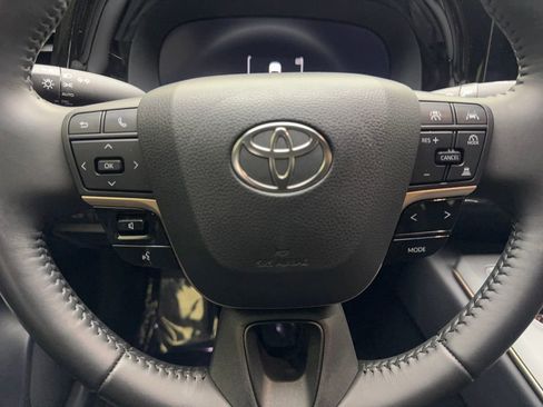 Used 2023 Toyota Crown XLE image 57