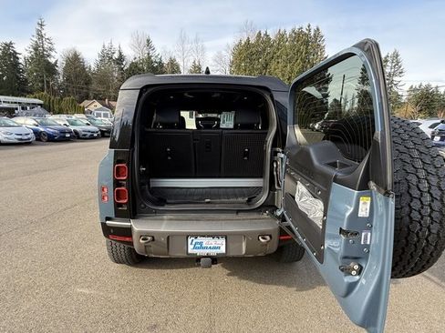 Used 2022 Land Rover Defender 90 X-Dynamic S image 30