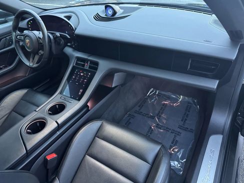 Used 2022 Porsche Taycan 4S image 22