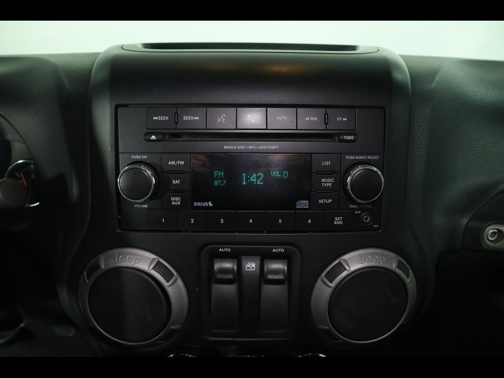 Used 2013 Jeep Wrangler Sport AWD/4WD image 7