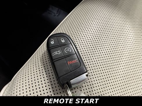 Used 2018 Chrysler 300 Limited image 11