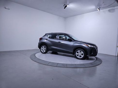 New 2025 Nissan Kicks Play S image 7