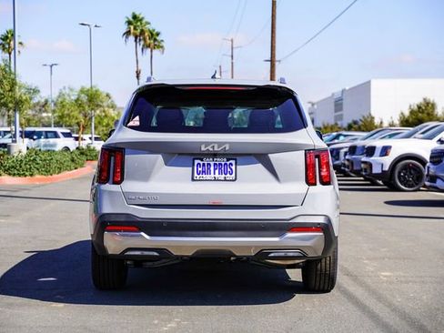 New 2026 Kia Sorento S image 6