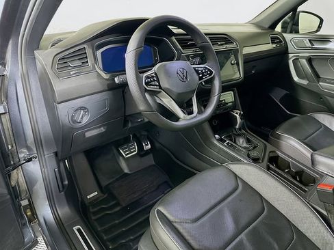 Used 2022 Volkswagen Tiguan SEL R-Line image 10