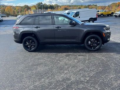 New 2025 Jeep Grand Cherokee Limited w/ Black Appearance Package