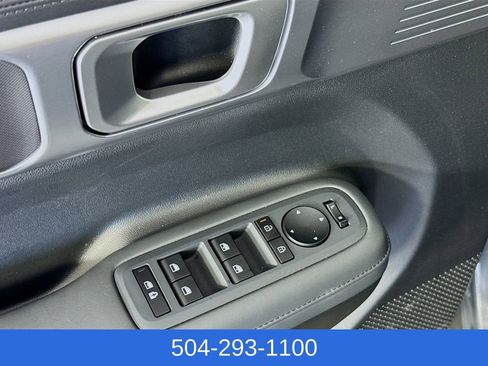Used 2025 Hyundai Santa Fe SEL FWD image 19