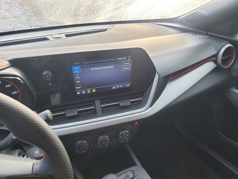 Certified 2024 Chevrolet Trax RS w/ Sunroof Package image 26