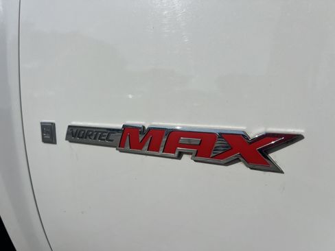 Used 2007 GMC Sierra 1500 SLT w/ Z71 Off-Road Package image 6