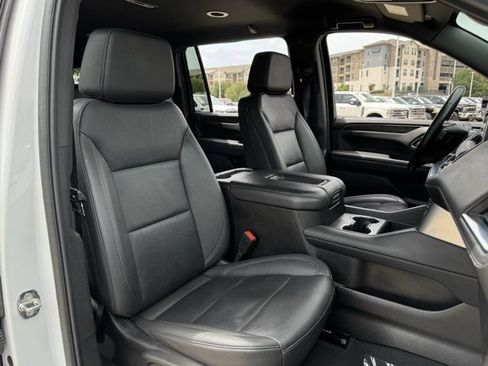 Used 2024 Chevrolet Suburban LT RWD image 34