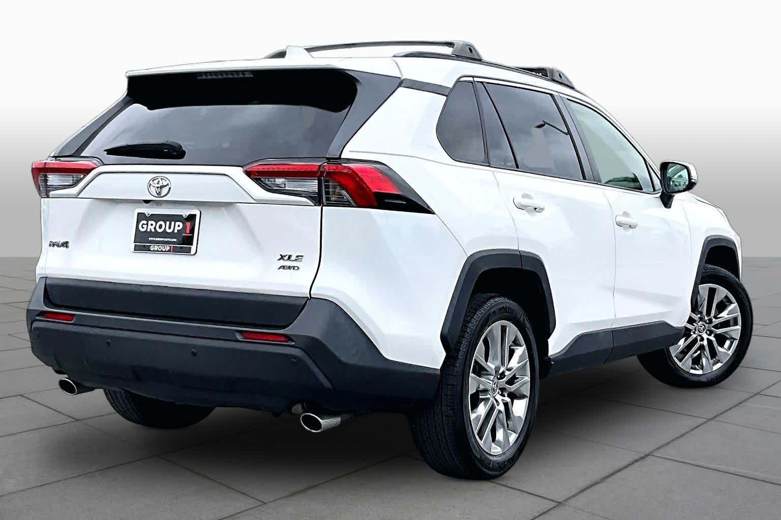 Used 2020 Toyota RAV4 XLE Premium AWD/4WD image 13