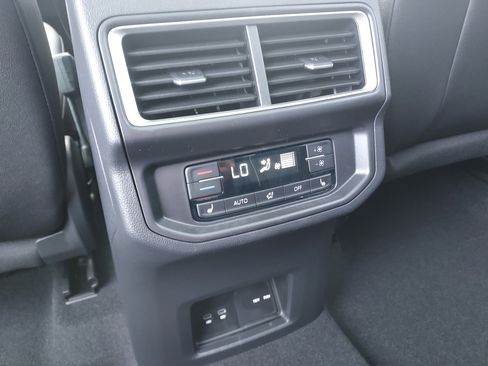 New 2026 Volkswagen Atlas SEL Premium R-Line image 19