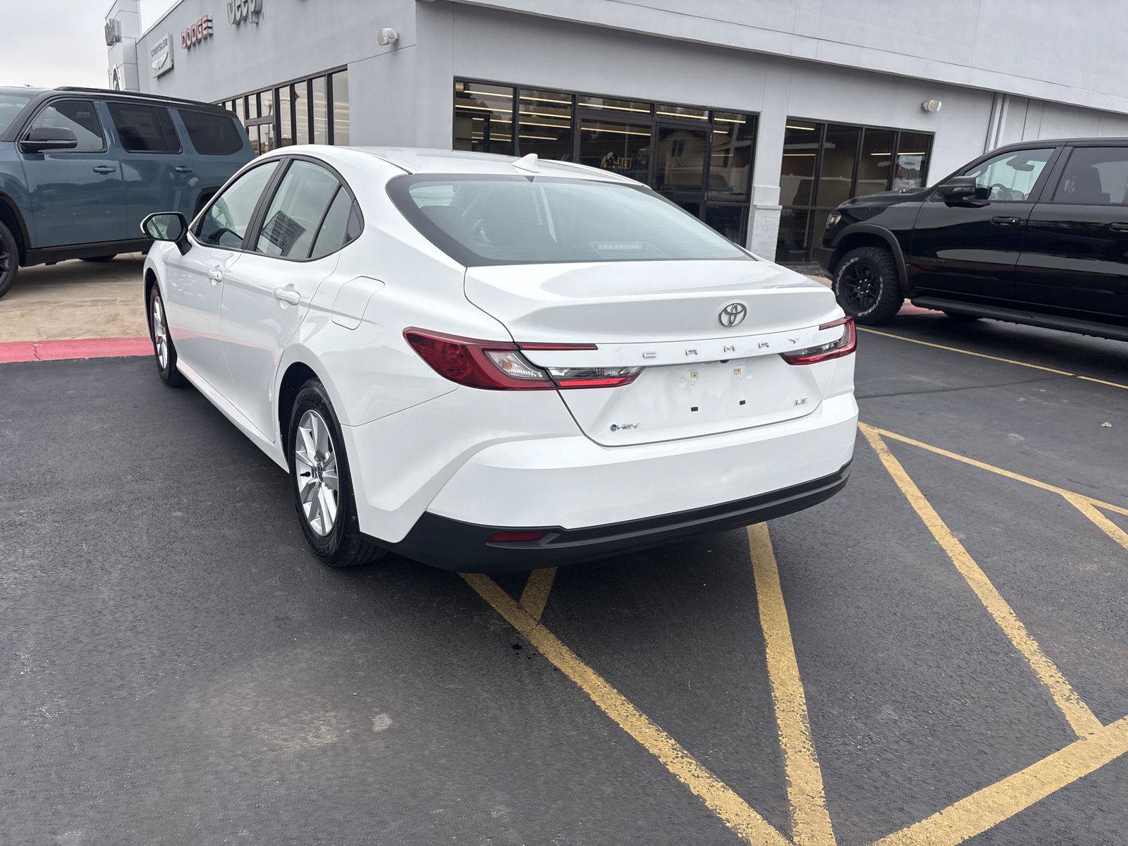 Used 2025 Toyota Camry LE FWD image 7