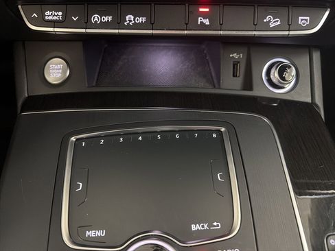 Used 2018 Audi Q5 Prestige w/ Prestige Package image 21