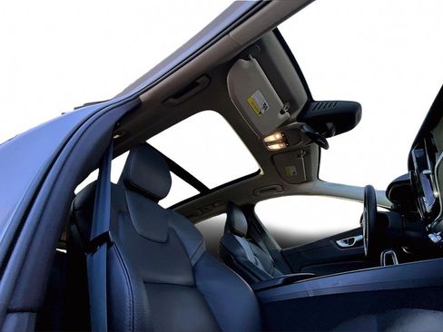 Certified 2023 Volvo XC60 B5 Plus w/ Climate Package image 26