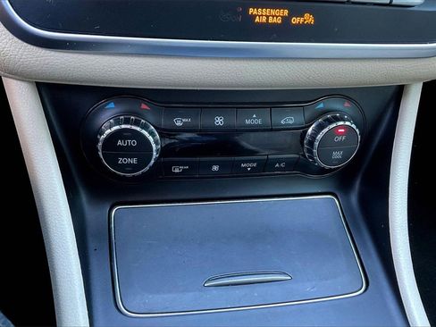 Used 2019 Mercedes-Benz CLA 250 4MATIC w/ Premium Package image 17