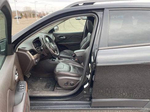 Used 2014 Jeep Cherokee Trailhawk w/ Technology Group image 19