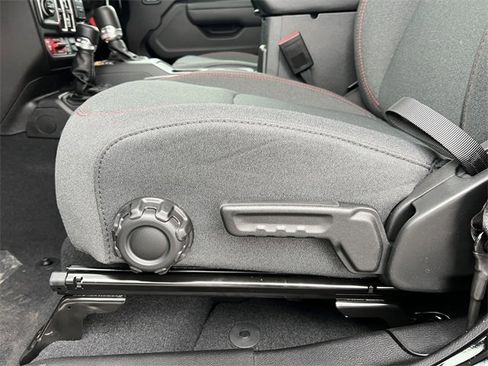 New 2026 Jeep Wrangler Unlimited Rubicon w/ Steel Bumper Group image 10