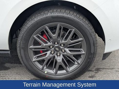 Used 2025 Ford Expedition Platinum w/ Stealth Performance Package AWD/4WD image 12