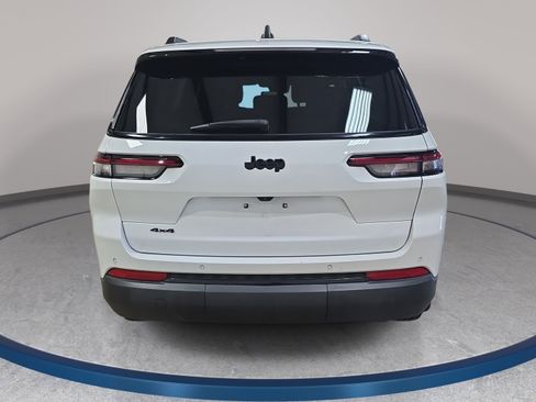 Used 2023 Jeep Grand Cherokee L Laredo AWD/4WD image 7