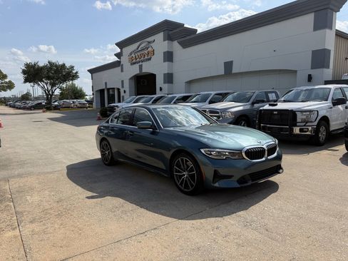 Used 2020 BMW 330i Sedan w/ Premium Package RWD image 2