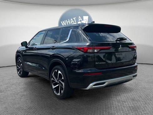 Used 2023 Mitsubishi Outlander SE AWD/4WD image 6