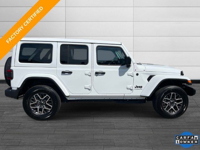 Used 2026 Jeep Wrangler Unlimited Sahara AWD/4WD image 3