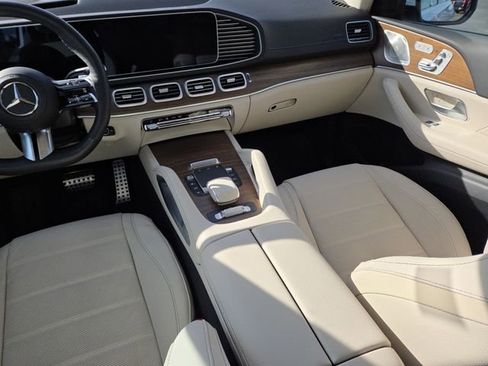 Used 2024 Mercedes-Benz GLS 450 4MATIC image 36