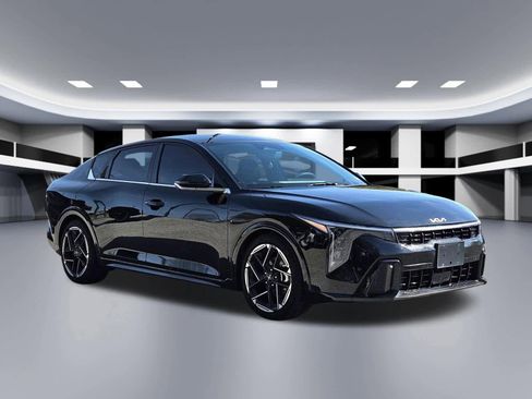 Used 2025 Kia K4 GT-Line w/ GT-Line Premium Package image 8