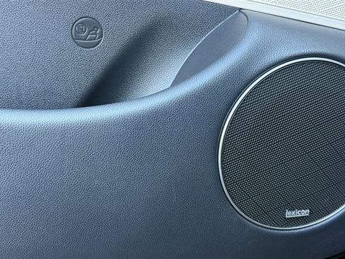 Used 2022 Genesis GV70 2.5T w/ Advanced Package image 15