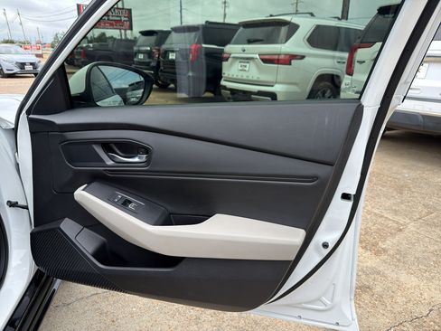 Used 2025 Honda Accord EX-L image 40