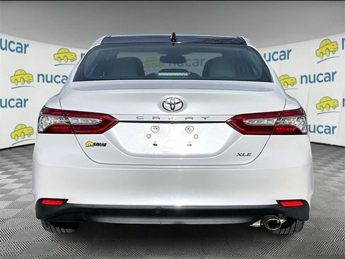 Used 2020 Toyota Camry XLE image 5